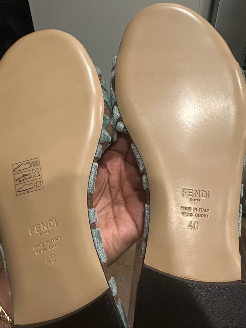 Fendi sunshine burnout velvet slides - Picture 2 of 5